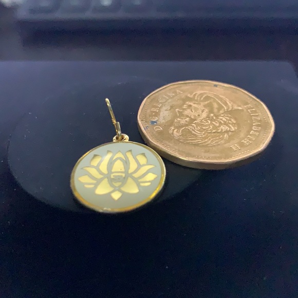 NWT LOTUS FLOWER ALEX AND ANI GOLD CHARM/ PENDANT - Picture 6 of 12